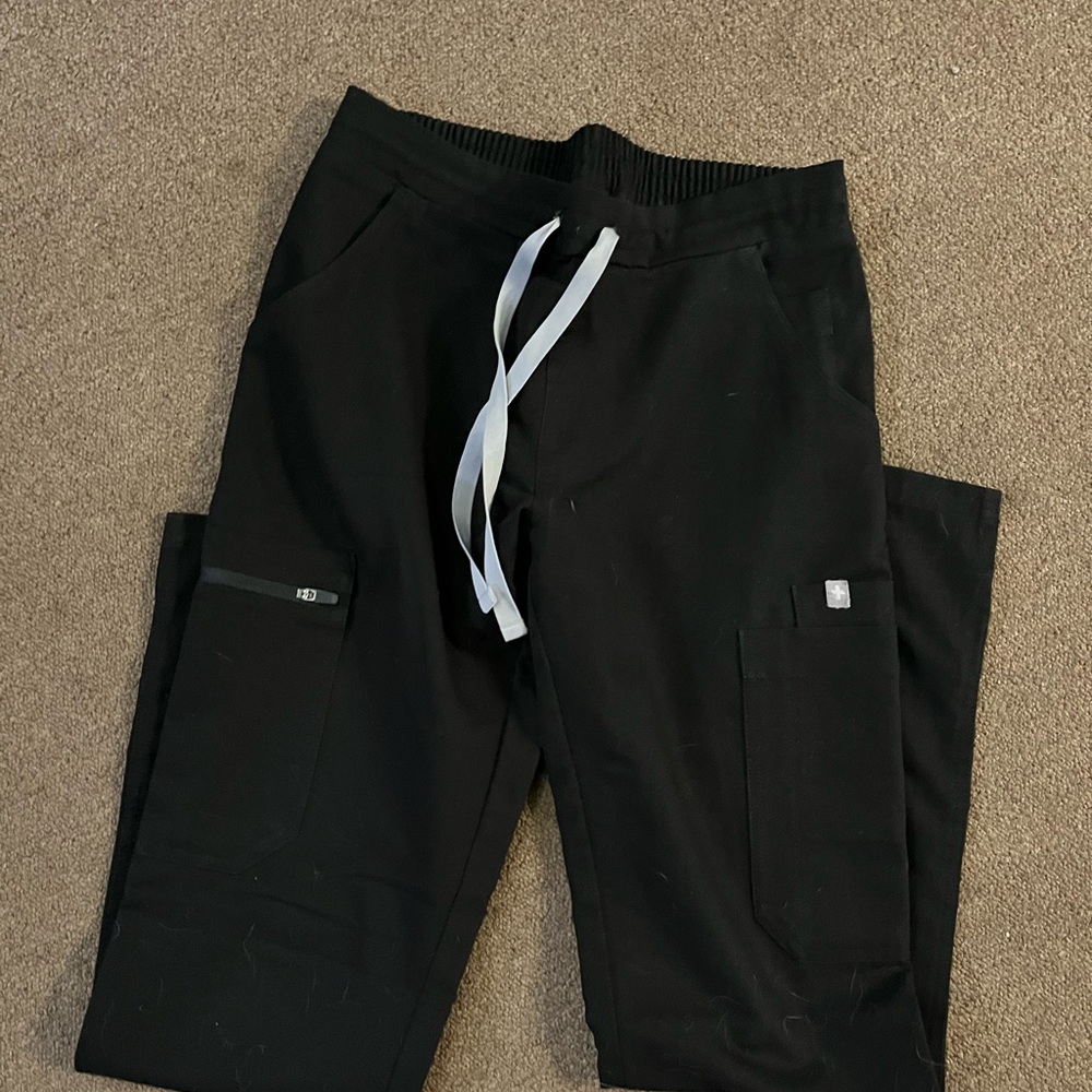 FIGS Women's Yola Skinny Scrub Pants Black